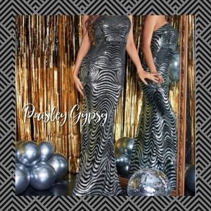 Glamorous Abstract Silver and Black Strapless Fit and Flare Formal Gown